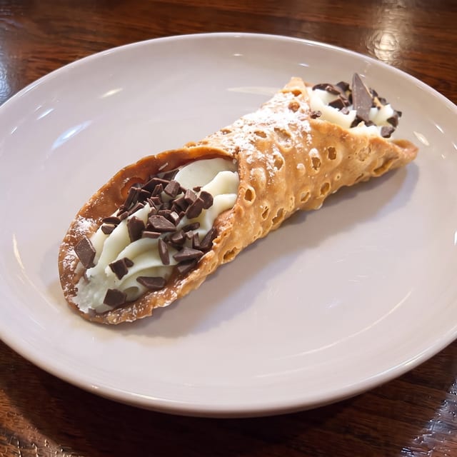 Cannolis.